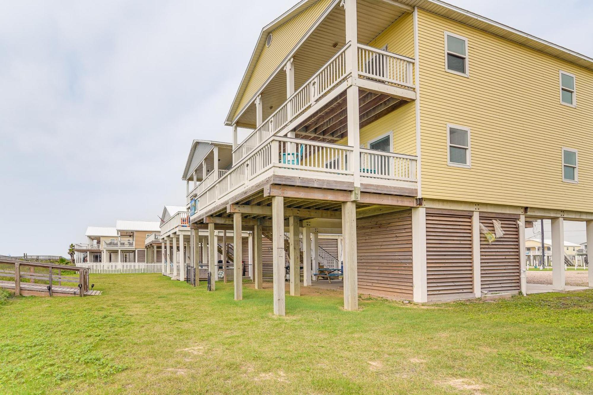 Beachfront Texas Retreat - 2 Decks, Patio And Views! Surfside Beach Exteriér fotografie